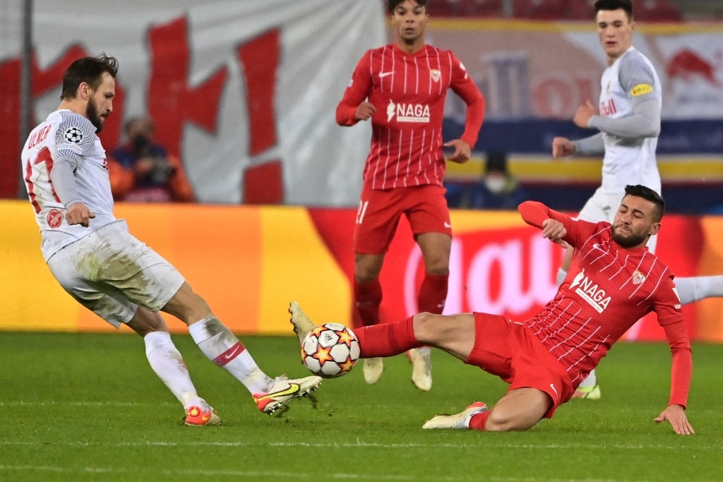 新疆广汇内部会议纪要流出:今夜临场应变,西甲使命明确,轮换策略成焦点 新疆广汇内部会议纪要流出:今夜临场应变,西甲使命明确,轮换策略成焦点